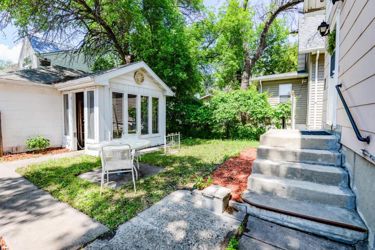 Unique Two Story With A Vintage Flare Villa Fargo Exterior photo